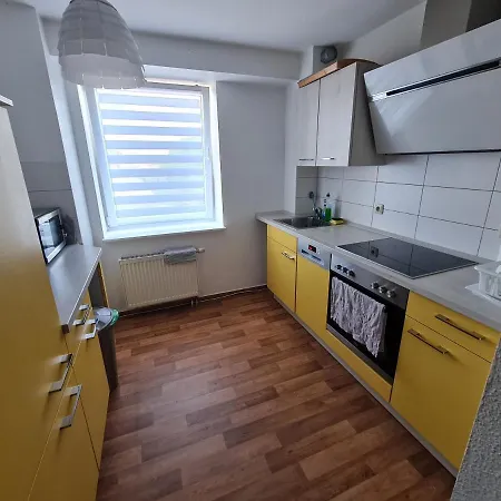 6 Bedroom Private & Lounge * Rostock