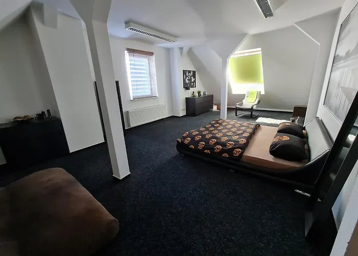 6 Bedroom Private & Lounge アパート