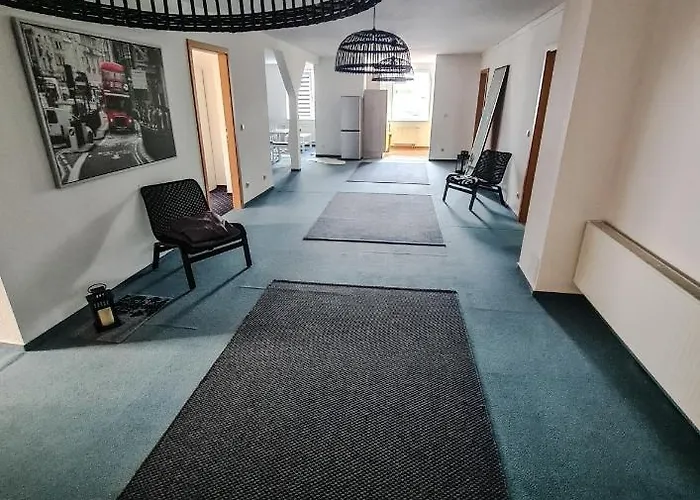 6 Bedroom Private & Lounge アパート *