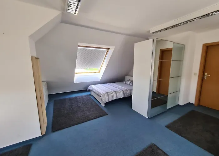 6 Bedroom Private & Lounge * ロストック