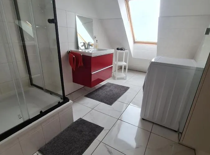 アパート 6 Bedroom Private & Lounge *